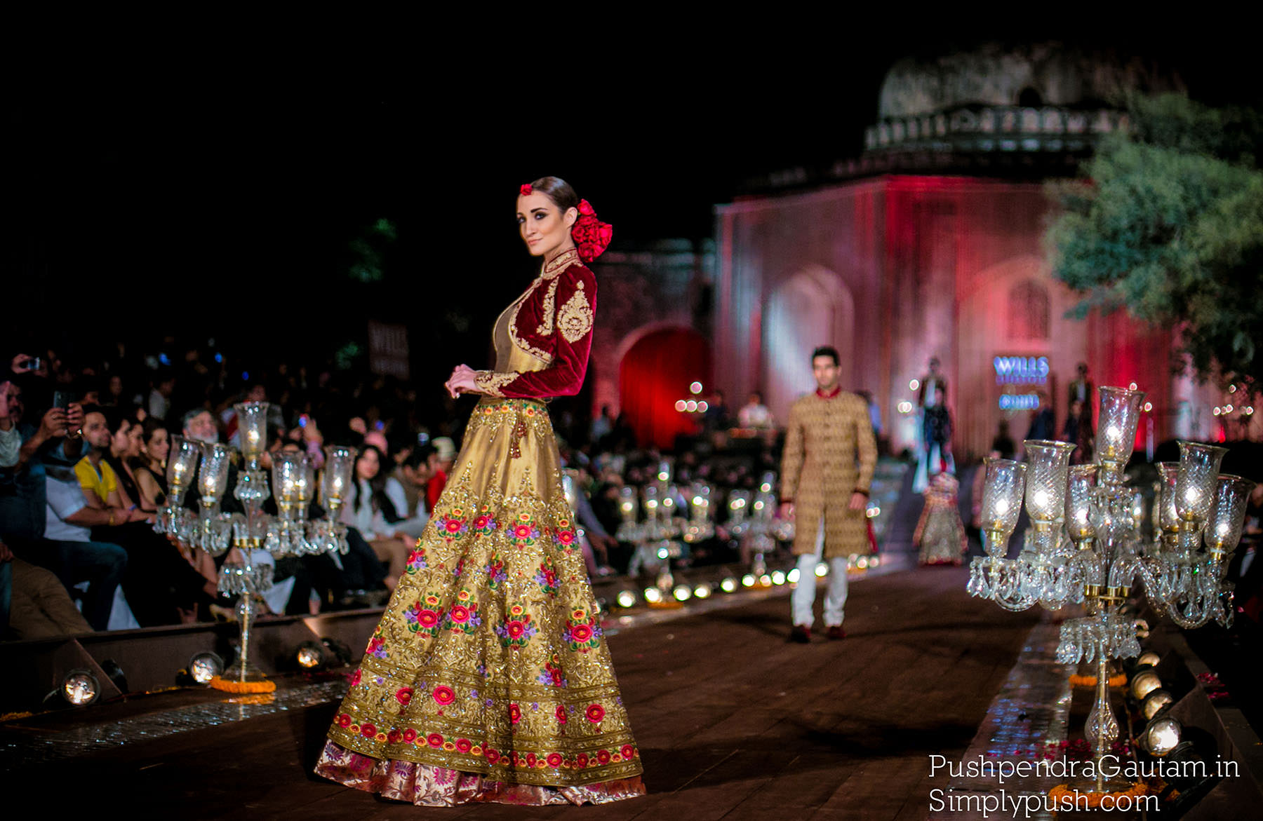 Rohit-bal-grand-finale-wifwss15-quli-khan-tomb-mehrauli-kutub-minar-show-at-wills-lifestyle-india-fashion-week-ss15-Rohit-bal-fashion-show-india-at-wills-india-fashion-week-pushpendragautam-pics-event-photographer-india